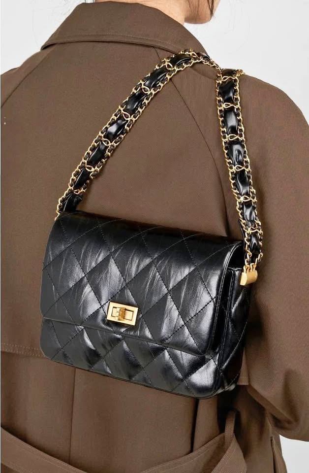 Black Quilted Chain Shoulder Bag